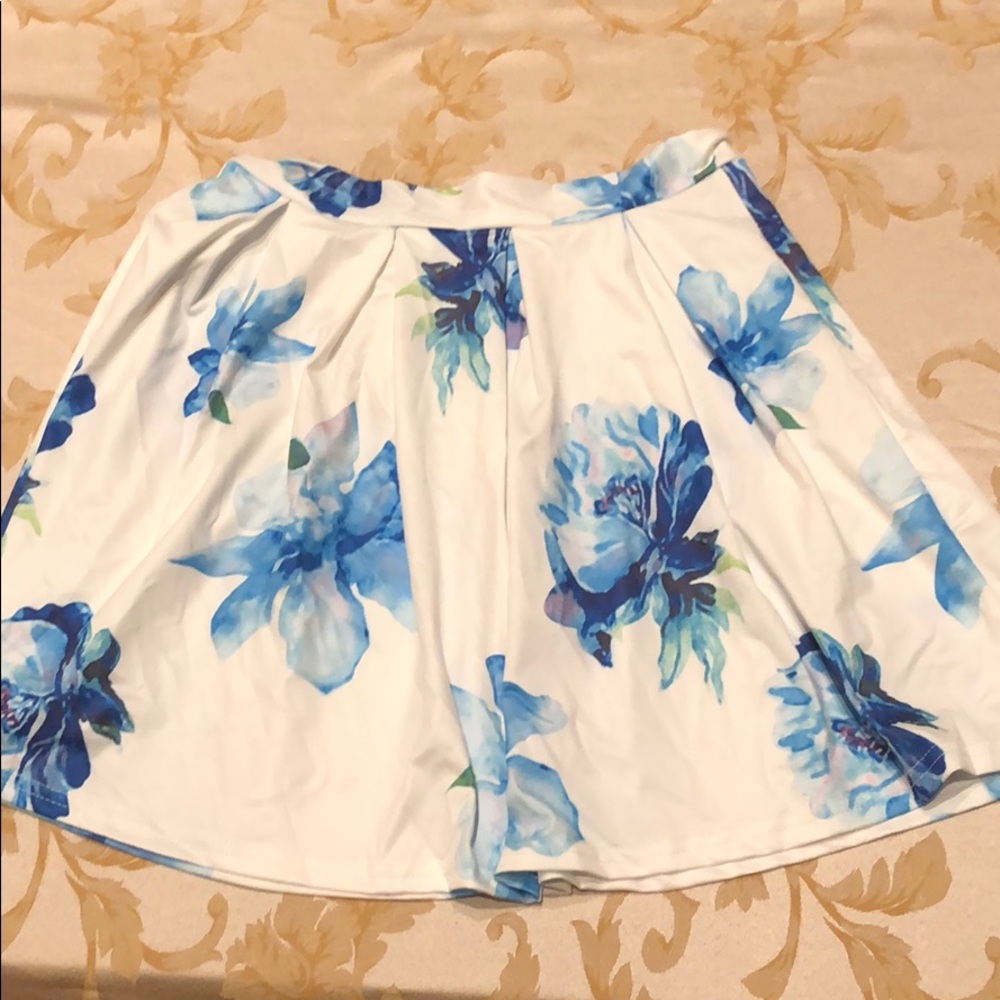 Two piece floral skirt set - Picture 6 of 8